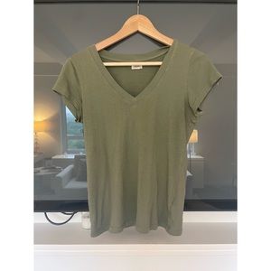 L’Agence Becca V Neck Tee in Basil